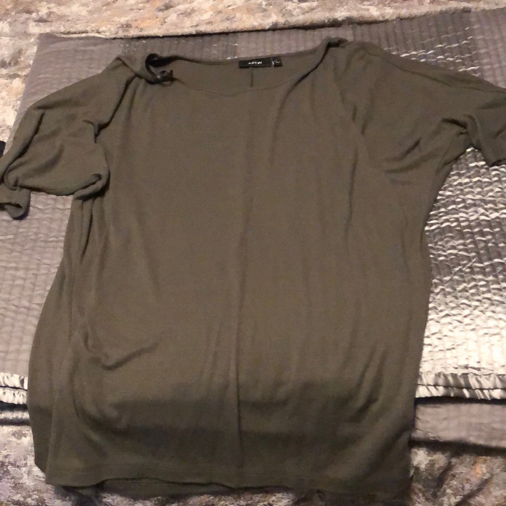 Apt 9 shirt